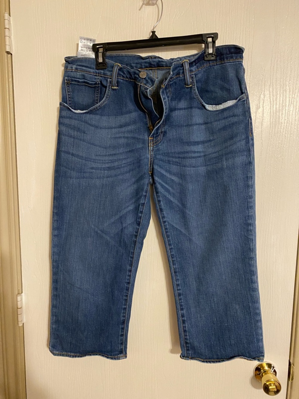 Levi's Mid-Blue Cropped Ankle Jeans
